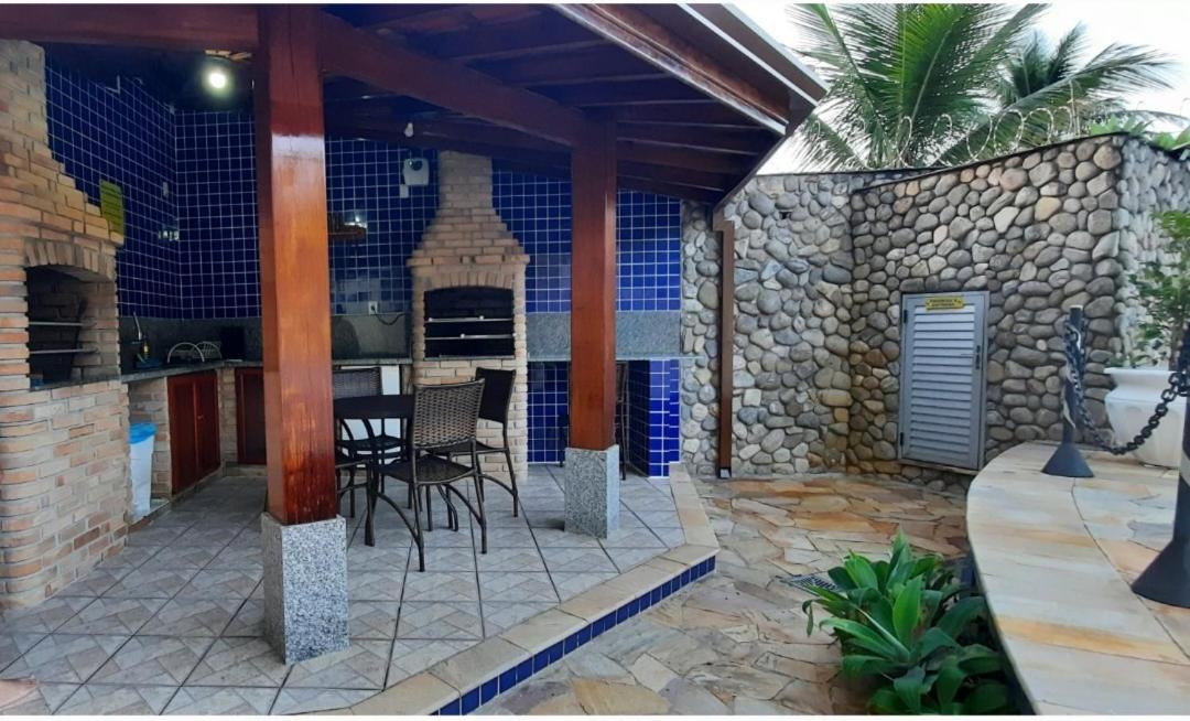 Com Piscina, 300m Da Apartamento