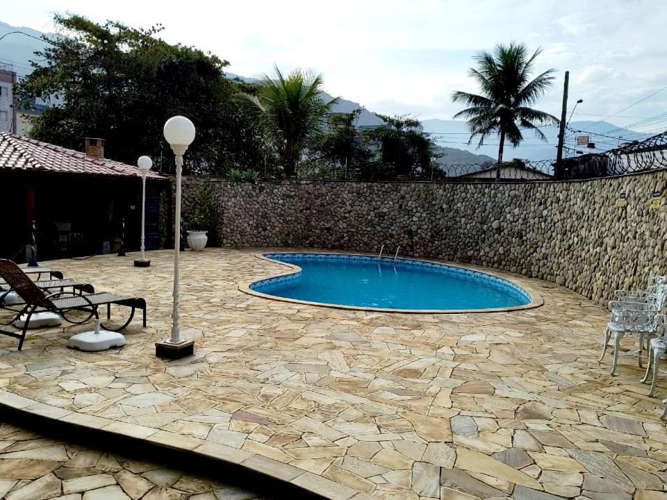 Apartamento Com Piscina, 300m Da